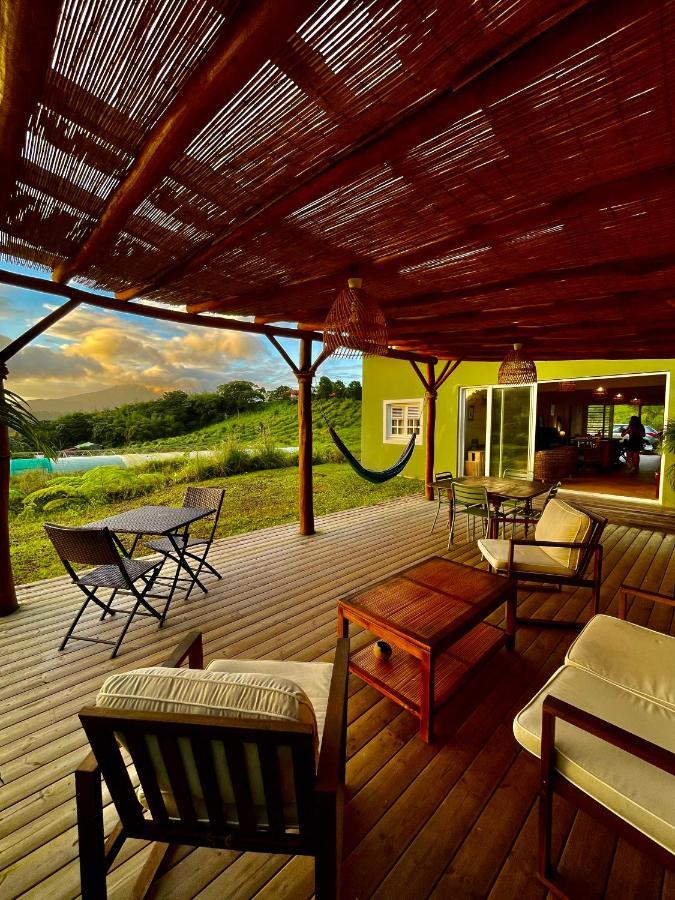 Chambre Et Sdb Privative Ylang Ylang Vue Mont Pelee Dans Maison Partagee モルヌ・ルージュ村 エクステリア 写真